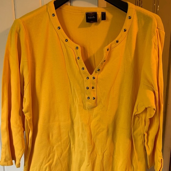 Yellow 3/4 sleeve top - Picture 1 of 4